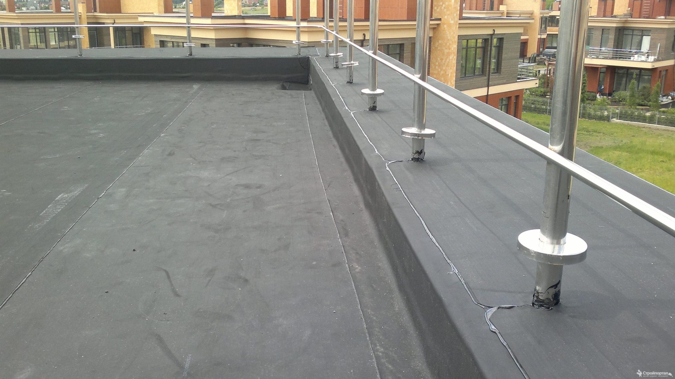 Устройство парапетов кровли Устройство парапетов кровли